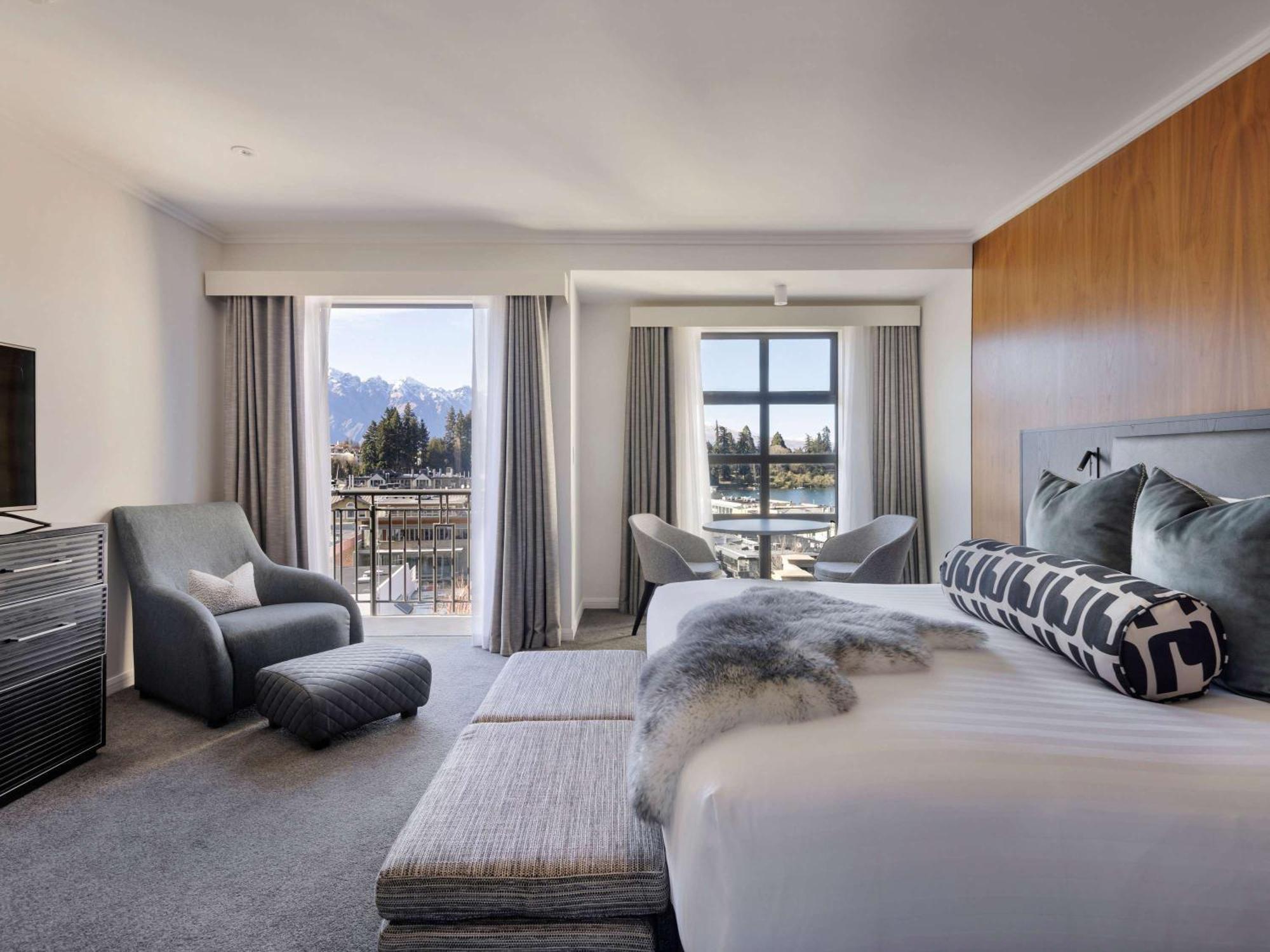 Sofitel Queenstown Hotel & Spa Exterior photo