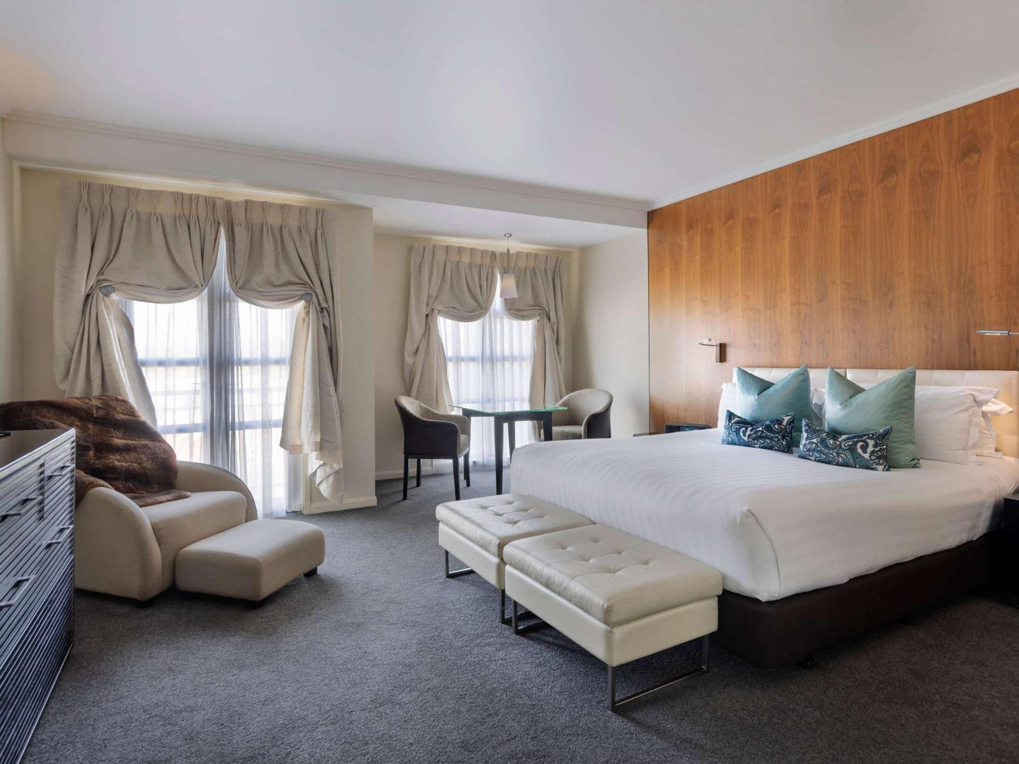 Sofitel Queenstown Hotel & Spa Exterior photo