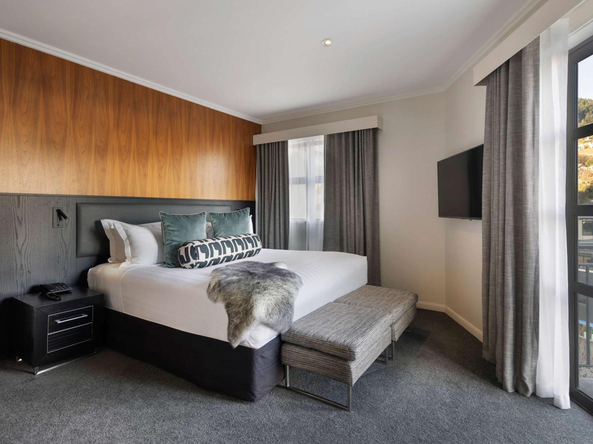 Sofitel Queenstown Hotel & Spa Exterior photo